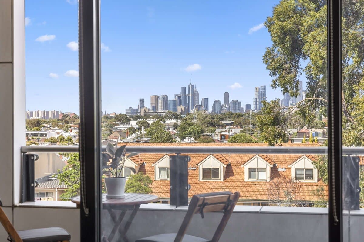 Cosmo Airbnb & ShortTerm Rental Management Melbourne